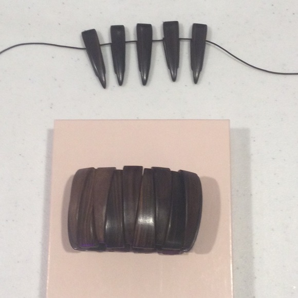 NWOT Victoria Secret Wooden Bohemian Casual Necklace and Bracelet - Picture 12 of 13
